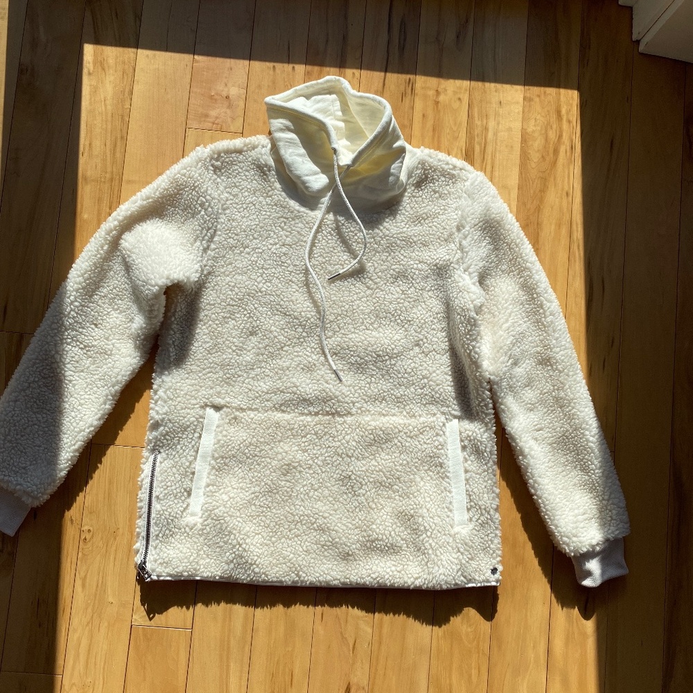 Women's Signature Sherpa Fleece Pullover - Picture 8 of 13